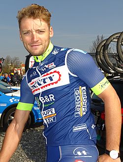 Adinkerke (De Panne) - Driedaagse van De Panne-Koksijde, etappe 1, 28 maart 2017, vertrek (A40).JPG
