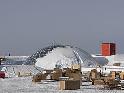 Archivo:Amundsen-Scott South Pole Station (dome)