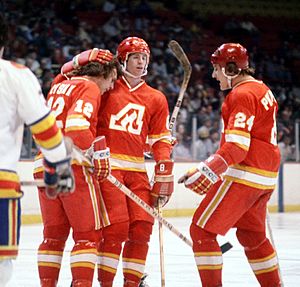 Archivo:Atlantaflamesgoalhug