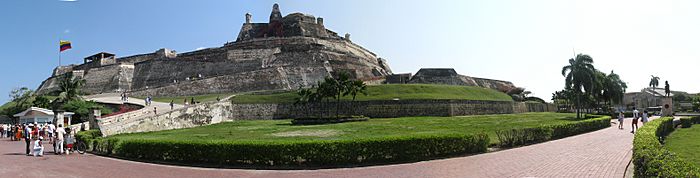 Archivo:Castillo de San Felipe de Barajas 2