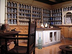 Archivo:Farmacia del siglo XVIII, Museo de Teruel