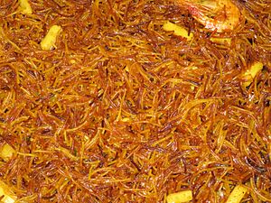 Archivo:Fideuà rossejà, gastronomía de les Cases d'Alcanar (Tarragona)