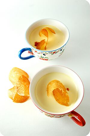 Archivo:Ginger Panna Cotta with Honey Tuiles