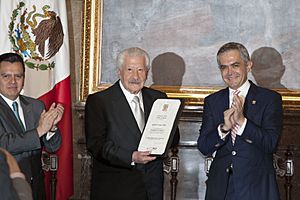 Archivo:Homenaje al actor Ignacio López Tarso