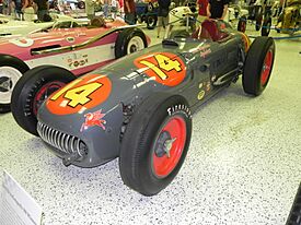 Archivo:Indy500winningcar1953-1954