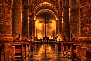 Archivo:Interior de la catedral de San Ildefonso