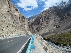 Archivo:Karakoram Highway (39866434540)