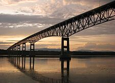 Archivo:Kingston-Rhinecliff Bridge2