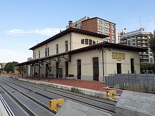 León Matallana station tram FEVE