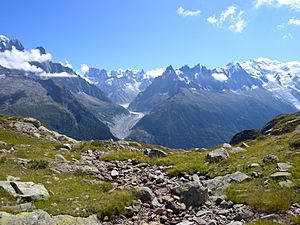 Archivo:MassifMontBlanc7438