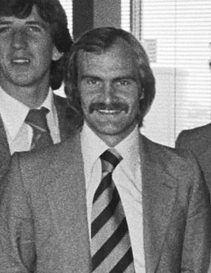 Archivo:Mick Mills (1978)