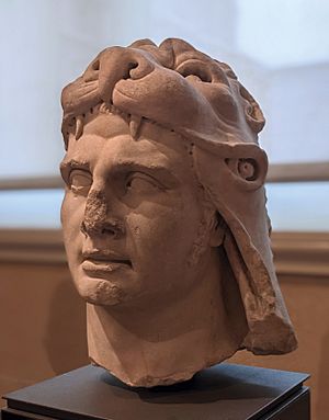 Archivo:Mithridate VI Eupator en Héraklès coiffé de la léonté - Musée du Louvre AGER Ma 2321