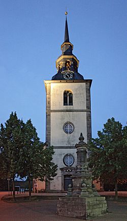 Peter und Paul-Kirche in Elze, Turm.jpg