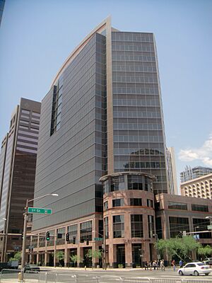 Archivo:Phelps Dodge Tower - 2011-07-07 - South East