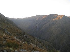 Pico El Púlpito y Las Lagunas Verdes.jpg