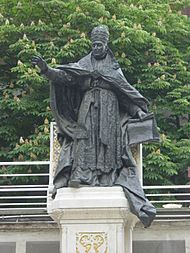 Archivo:Pope Benedict XV statue