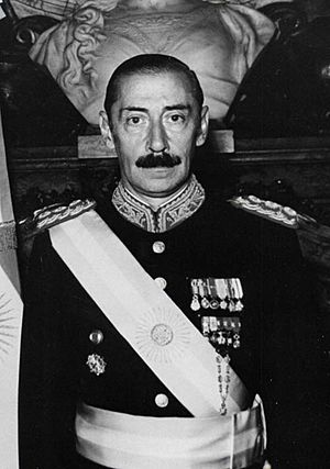 Retrato Oficial Jorge Rafael Videla 1976.jpg