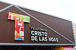 Archivo:Señalamiento del Teleférico Cristo de las Noas en Torreón, Coahuila, México