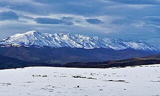 Sierra de Peña Sagra con nieve.jpg