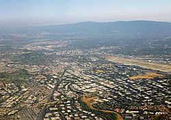 Silicon Valley, facing southward towards Downtown San Jose, 2014.jpg