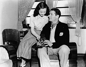 Archivo:Sir Laurence Olivier and Vivien Leigh on holiday in Queensland (3190855694)