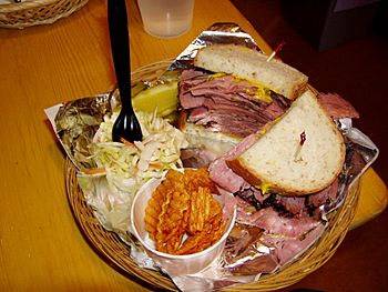 Archivo:Smoked meat sandwich