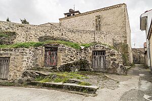 Archivo:Torrecilla del Pinar-bodegas-DavidDaguerro