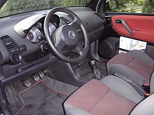 Archivo:Volkswagen Lupo GTI Innenraum