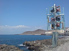 Archivo:Wind mobile-Cesar Manrique-Las Canteras-Las Palmas de Gran Canaria