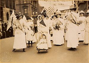 Archivo:Youngest parader in New York City suffragist parade LCCN97500068 (cropped)