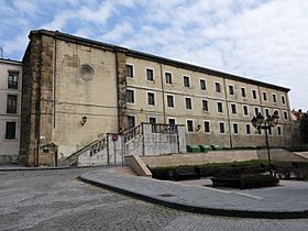 121 Antiga Fàbrica de Tabacs, exconvent de les Agustines, pl. Periodista Arturo Arias 14 (Gijón).jpg