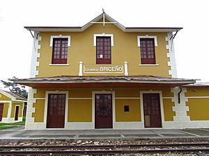 Archivo:2017 estación ferroviaria Briceño, Sopó- Colombia