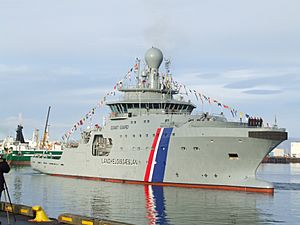 Archivo:2 Arrival of Thor - Icelandic Coast Guard 2011-10-27 Reykjavik