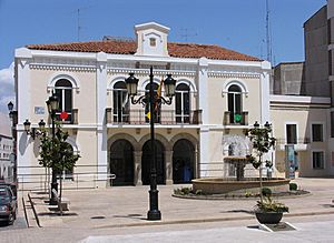 Archivo:Ayuntamiento Navalmoral de la Mata