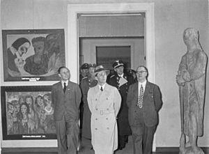 Archivo:Bundesarchiv Bild 183-H02648, München, Goebbels im Haus der Deutschen Kunst