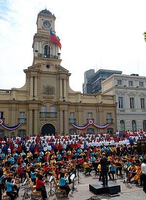 Archivo:Canto del Himno Nacional de Chile en el Bicentenario