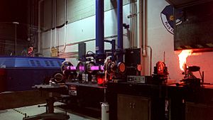 Archivo:Carbon Dioxide Laser At The Laser Effects Test Facility