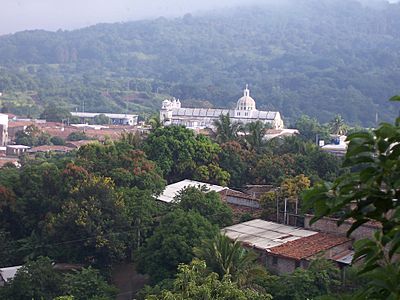 Archivo:Chalatenango, El Salvador - panoramio