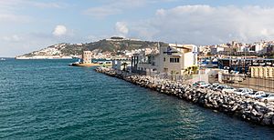 Archivo:Costa de Ceuta, España, 2015-12-10, DD 08