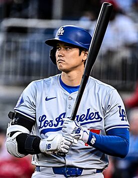 Dodgers at Nationals (53677192000) (cropped).jpg
