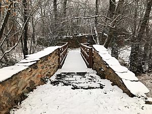 Archivo:El puente del Pisón nevado en Valdavido