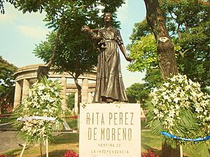 EstatuaRitaPerezDMoreno.JPG