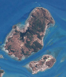Hammond and Thursday, Torres Strait (Landsat).png