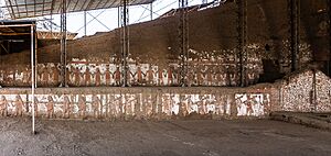 Archivo:Huaca de la Luna - relieve de esclavos en procesión