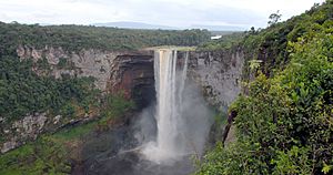 Archivo:Kaieteur Falls Guyana (2) 2007
