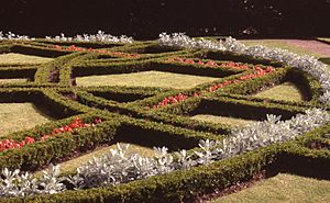 Archivo:Knot garden St Fagans