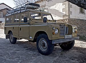 Archivo:Land Rover en la Sierra de Madrid