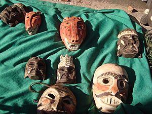 Archivo:Máscaras de timbó