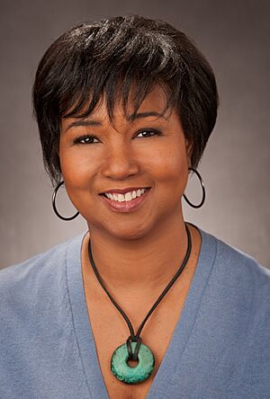 Archivo:Mae Jemison 2013