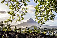 Archivo:Mayon Volcano in Albay
